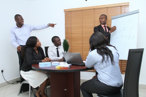 colleagues-437023_1920.jpg