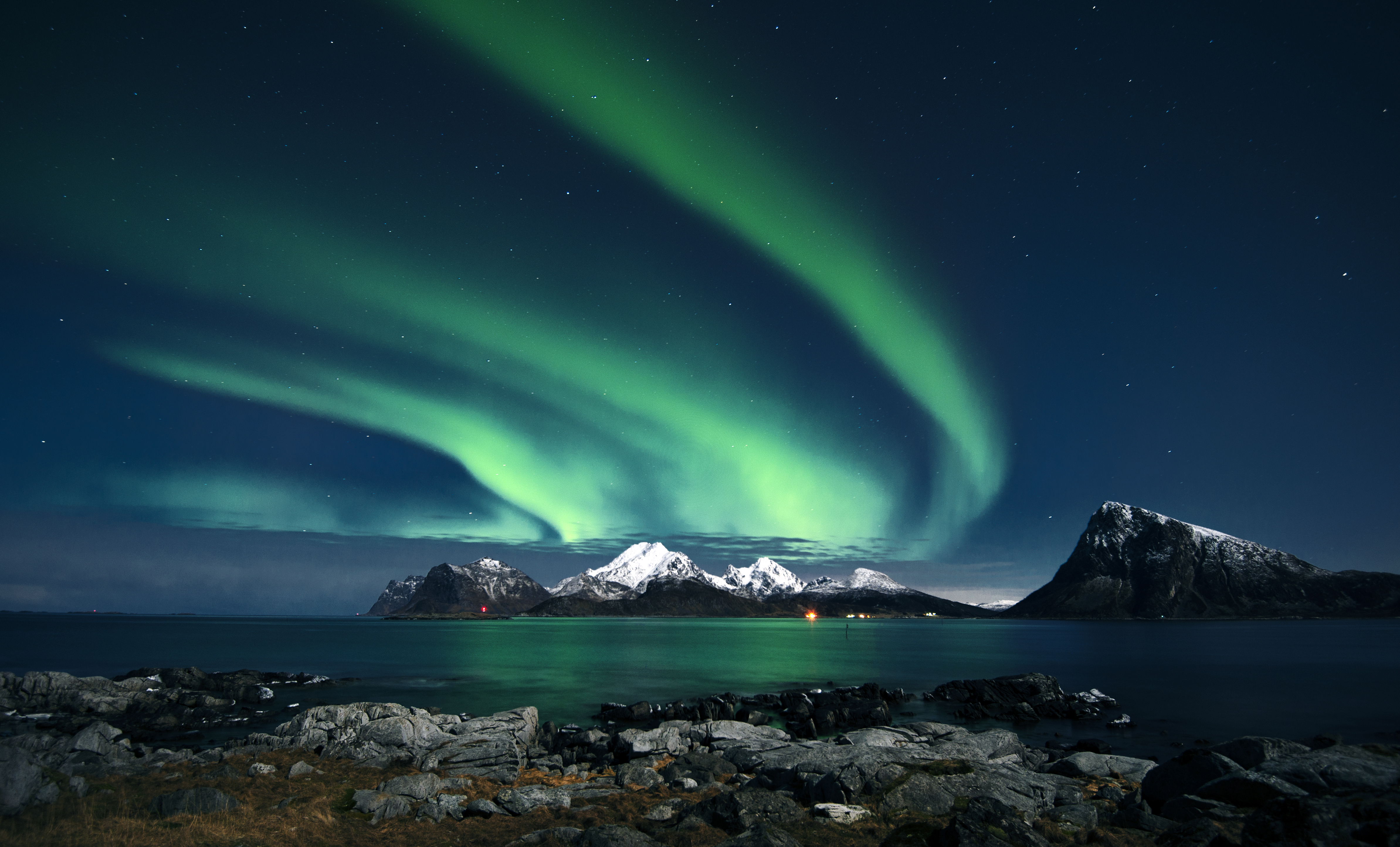 arctic-aurora-aurora-borealis-1933319-via-sitapix-com.jpeg