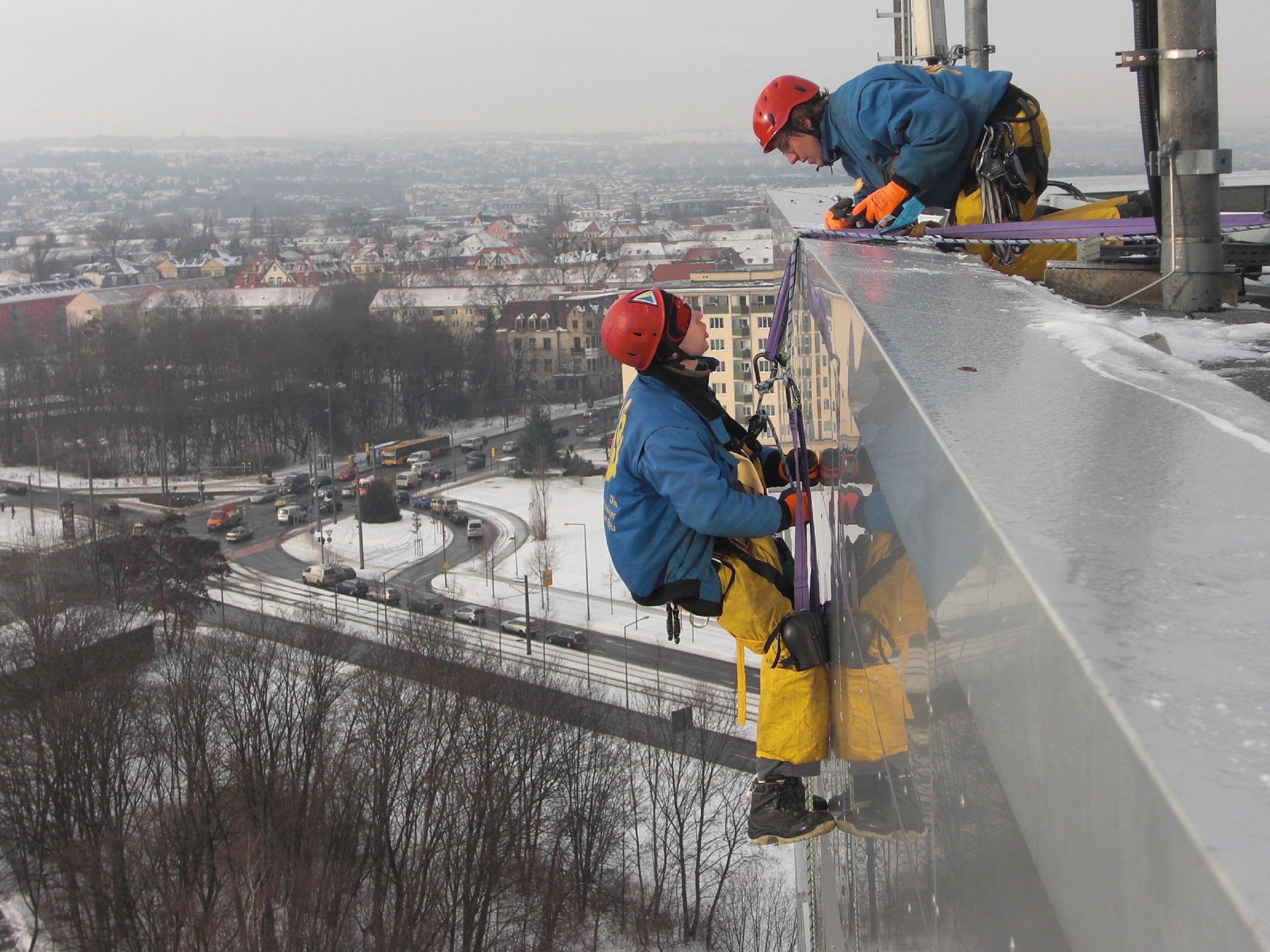 mountaineer-3621769_1920.jpg