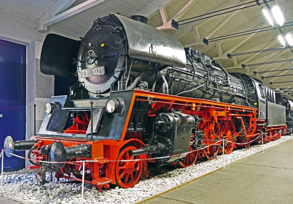 steam-locomotive-3134371_1920.jpg
