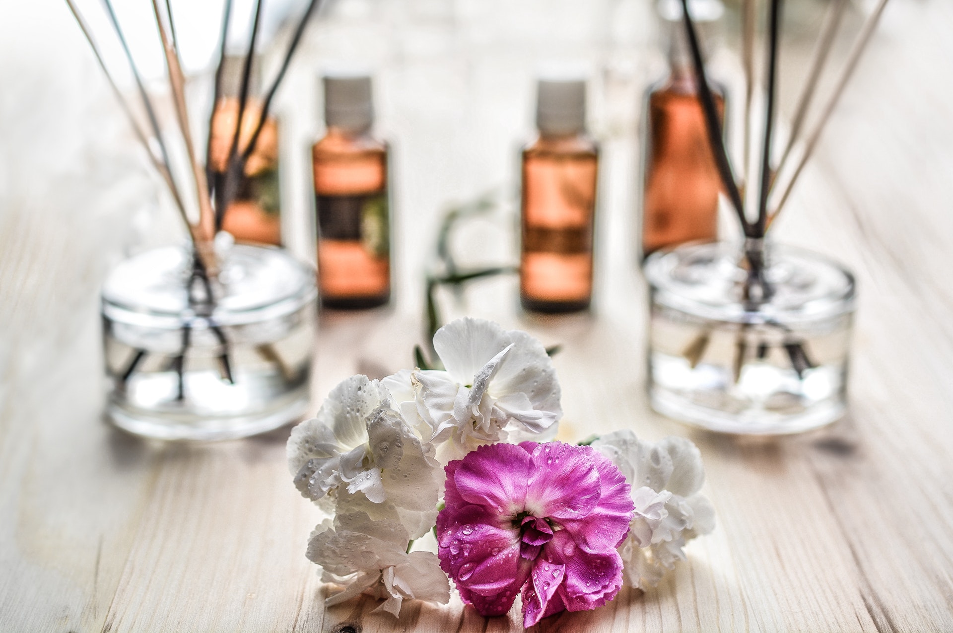 scent-sticks-fragrance-aromatic-161599.jpeg