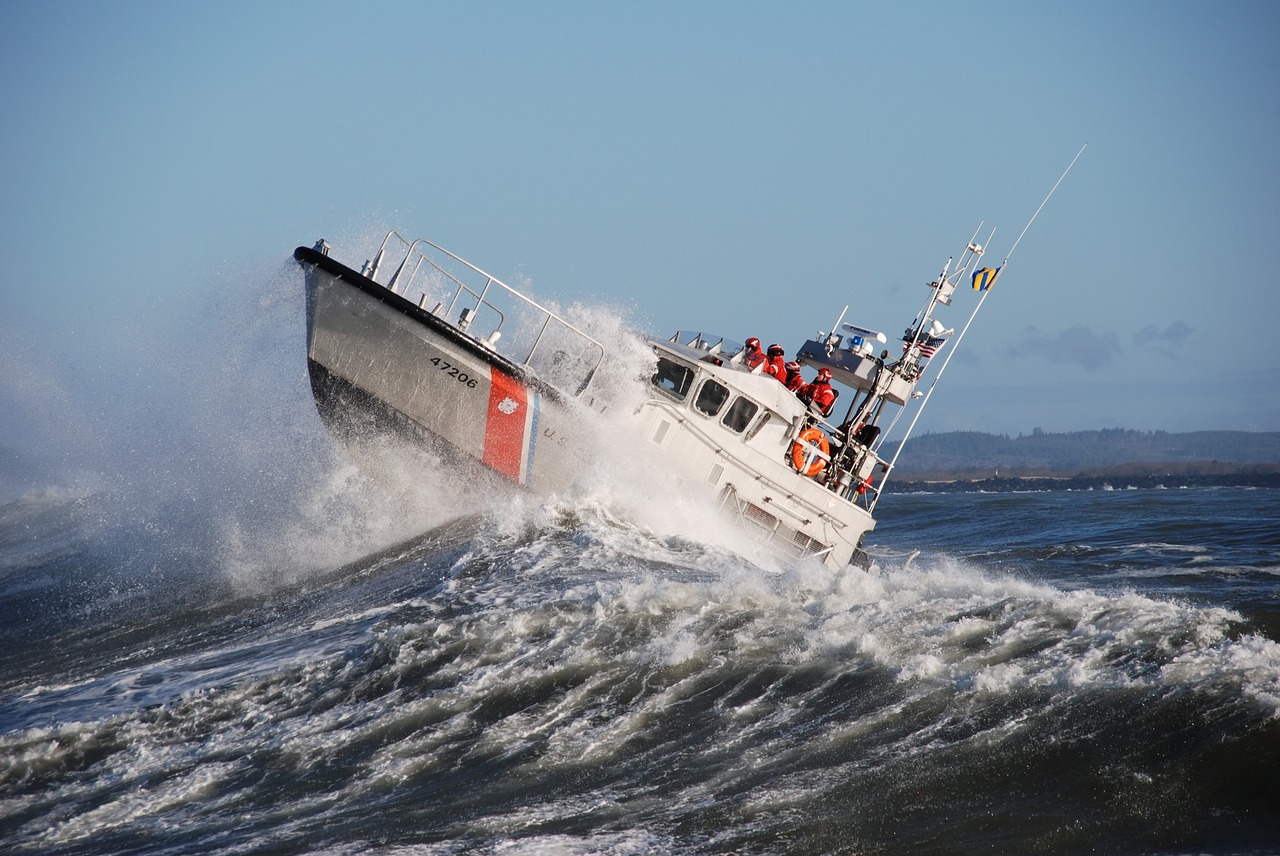 motor-lifeboat-2037942_1280.jpg