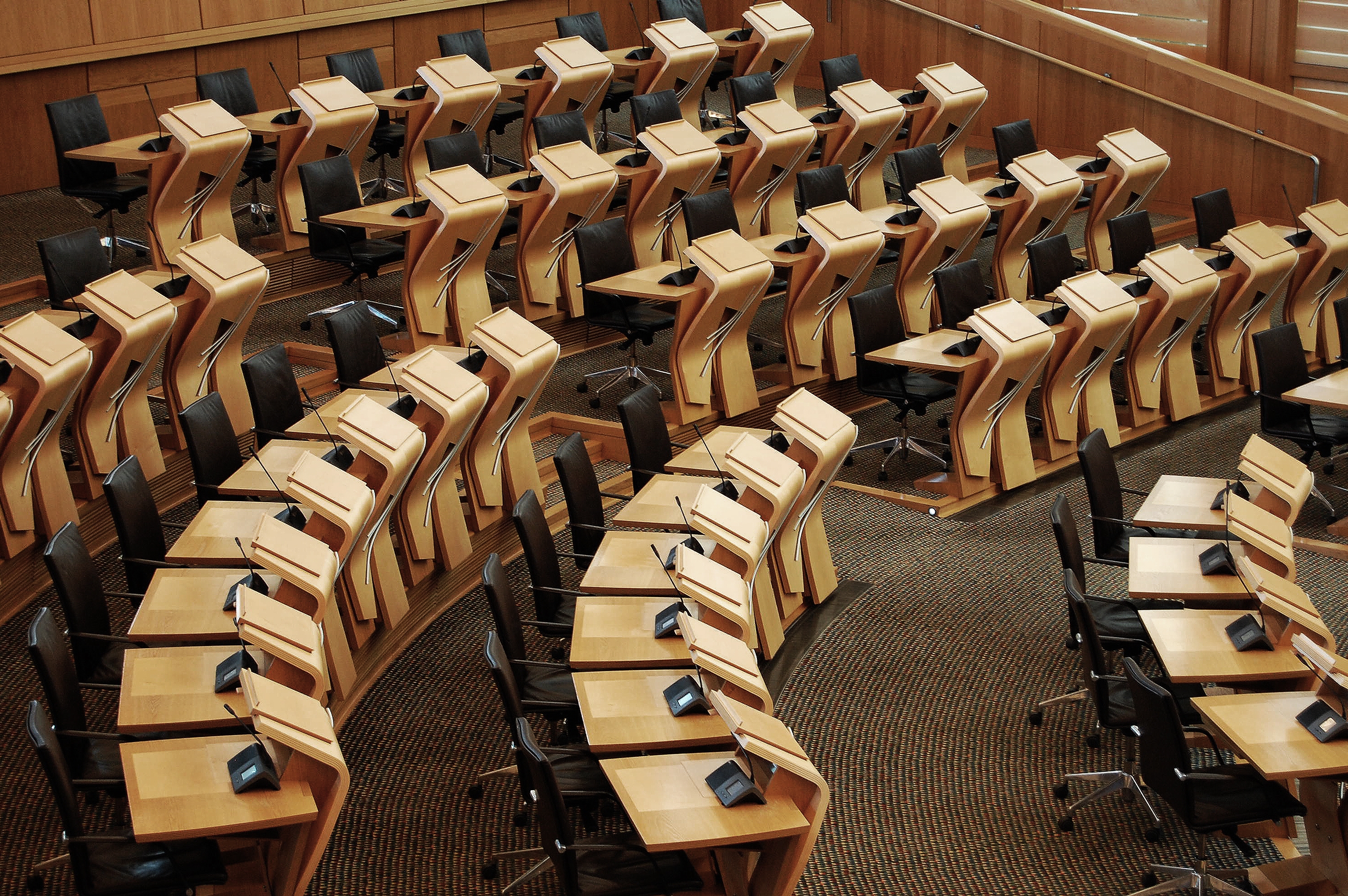 horizontal-shot-desks-inside-scottish-parliament-building.jpg